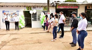 El alcalde Jairo Yáñez aperturó ayer la oficina del Sisbén en Agua Clara./Foto Cortesía