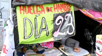 Así se ve la huelga de hambre a las afueras de Nutresa, en Cúcuta.