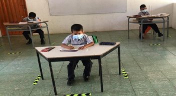 Este examen busca obtener información para medir con mayor precisión los procesos de aprendizajes de los estudiantes. / Cortesía/ La Opinión 