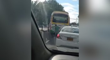 Orinar en vía pública