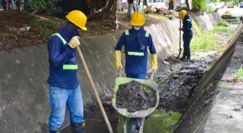 Aguas Kpital invitó a la comunidad a hacer buen uso de los canales y a velar porque no se arroje ningún tipo de enseres que dificulten el tránsito de las lluvias y contaminen la ciudad.