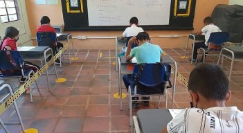 Estudiantes de la Sede Encerrados del Centro Educativo Rural Florentino Blanco en El Zulia. 