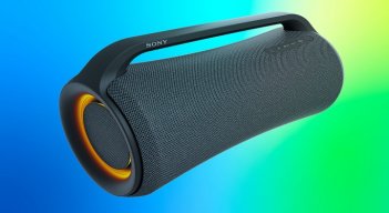 Los parlantes tienen adecuaciones tecnológicas.