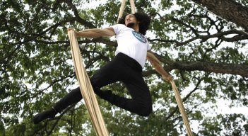 Diógenes Osorio, instructor de danza aérea. Foto: @juanpcohen