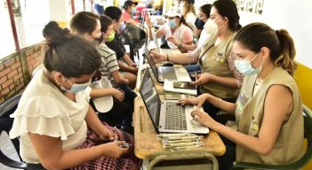 El Banco del Progreso brindó asesoría a los habitantes de Agua Clara./Foto Cortesía