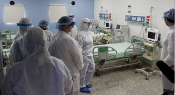 80 despidos en el HUEM