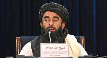 El jefe del nuevo gobierno de Afganistán, Mohammad Hasan Akhund, dijo que todos sus ministros y altos funcionarios son de la línea más dura de los talibanes. /Foto: AFP