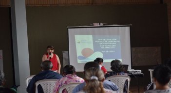La charla informativa tuvo lugar en el Colegio Sagrado Corazón de Jesús. /Foto: Cortesía/ La Opinión 