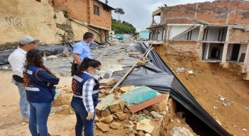Los afectados reclaman celeridad en los estudios para la construcción de un muro de contención. Foto: Cortesía / La Opinión