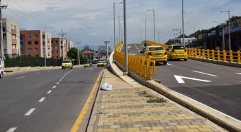 Paso de vehículos en Cuatro vientos