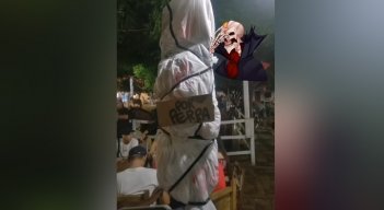 Este adorno fue visto en un local de Los Patios, este sábado, en la celebración de Halloween. / Foto: Twitter