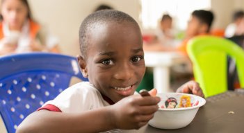  Se calcula que el hambre aguda mata a 11 personas cada minuto, mientras que la COVID-19 mata a siete personas cada minuto. 