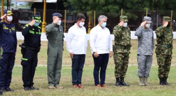 El presidente Iván Duque junto al ministro de Defensa, Diego Molano; y altos mandos militares. / Foto: Cortesía