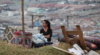 Con la crisis de la COVID-19, son las mujeres las que sufrieron mayor precariedad, así que debe permitirse que tengan acceso a las actividades económicas y a aportar sus contribuciones a la nación. / Foto: Colprensa