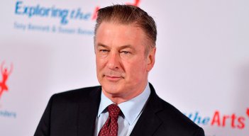 Investigación sobre el disparo de Baldwin se centra en la custodia del arma