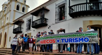 Protesta al frente de la Alcaldía de Chinácota