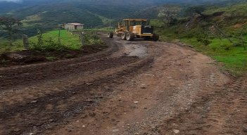 El departamento también cuenta  con el apoyo de la maquinaria de la Ungrd para habilitar el paso oportuno y seguro por los corredores viales. / Foto: Cortesía / La Opinión 