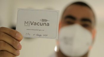 El carné de vacunación será exigido a partir del 16 de noviembre para ingresar a sitios públicos. / Foto: Ministerio de Salud