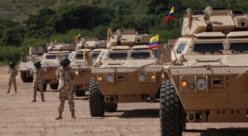 Los vehículos blindados transferidos por Estados Unidos al Ejército de Colombia. /Colprensa