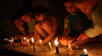 El Instituto Colombiano de Bienestar Familiar adelanta una campaña llamada “¡La fiesta eres tú, no la pólvora!, para evitar que las niñas, niños y adolescentes resulten lesionados con estos elementos. / Foto: Archivo / La Opinión 