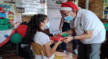 La selección de la población beneficiaria se hizo a través de una encuesta dirigida a la comunidad universitaria y externa. / Foto: Cortesía