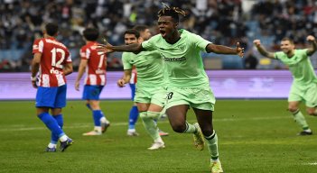 El Athletic de Bilbao, vigente campeón, remontó para ganar 2-1 al Atlético de Madrid