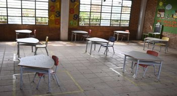 Los padres de familia señalan que si no obtienen respuestas, adelantarán una protesta pacífica para exigir soluciones reales. / Foto: Jorge Gutiérrez / La Opinión 