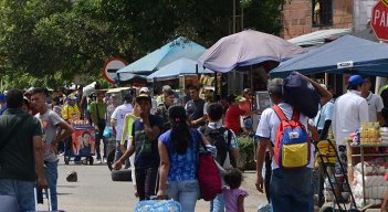 migrantes venezolanos denunciaron cobros ilegales por pasar por los puentes./Foto archivo