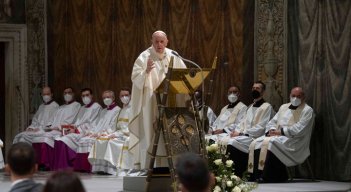 El papa se ha pronunciado en numerosas ocasiones a favor de las campañas de vacunación contra la COVID-19. / Foto: AFP
