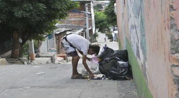 Hay presencia constante de habitantes de calle. / Foto: Jorge Gutiérrez / La Opinión 