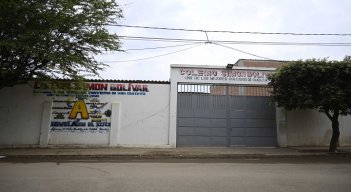Para el Colegio Simón Bolívar se cuenta con la planta fija de 3 de personas de aseo, 4 auxiliares administrativos, 1 celador y 1 técnico operativo (para 3 sedes). / Foto: Jorge Gutiérrez / La Opinión 
