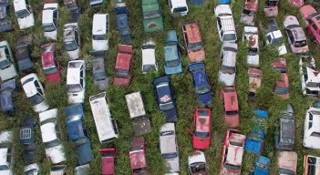 más de 14 mil carros están abandonados en los patios de tránsito./Foto Juan Pablo Cohen