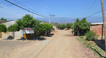 Barrio Las Delicias en medio de las aguas negras