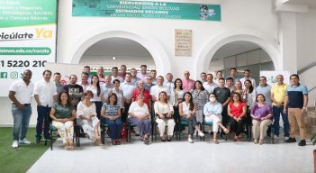 Los académicos volvieron a una sesión presencial luego de dos años de pandemia. / Foto: Cortesía / La Opinión 