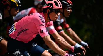 Rigoberto Urán inicia su temporada 2022 con la Tirreno Adriático.