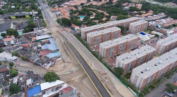 La administración municipal, a través de la Resolución N° 211 del 2 de agosto de 2021, declaró urgencia manifiesta en la intersección vial de Cuatro Vientos, con el objetivo de ejecutar las obras necesarias para la culminación del proyecto que se encuentra suspendido desde el pasado mes de junio. /Foto Archivo