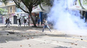 Los protestantes llegaron hasta los alrededores del parque Santander