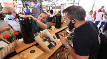 60 empresarios participaron en la muestra comercial.