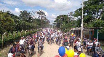 Campesinos le exigieron al Gobierno Nacional cumplir con los acuerdos de Paz. Foto: Cortesía/La Opinión