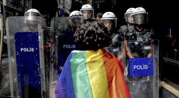 Cerca de 200 arrestos durante la marcha del Orgullo LGTB