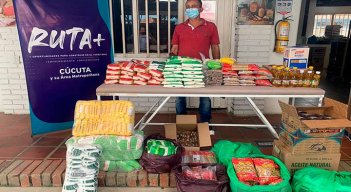 22 trabajadores informales de la gasolina recibieron ayuda para sus emprendimientos./Foto cortesía