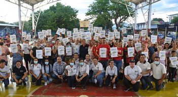 82 familias recibieron su titulo de propiedad/Foto cortesía