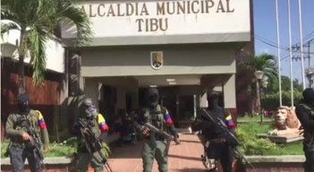 Disidencia del Frente 33 de las Farc patrullando Tibú