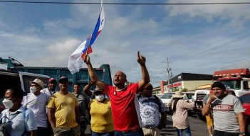Panameños "en pie de guerra" cierran vías por alza de combustible y corrupción./Foto: AFP