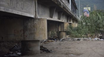 Urge una revisión a fondo del Puente Simón Bolívar antes de su funcionamiento