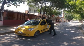 Taxistas, confrontados por nuevos botones de pánico 