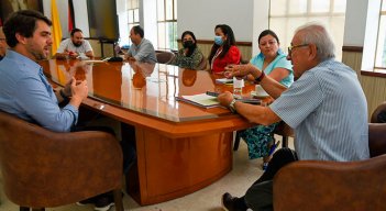 El alcalde de Cúcuta, Jairo Yáñez, se reunió con varios representantes del Grupo Farmatodo. / Foto: Cortesía