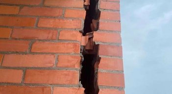 Grietas de hasta 10 centímetros encontró en el edificio Versalles Gestión del Riesgo./Foto Pablo Castillo