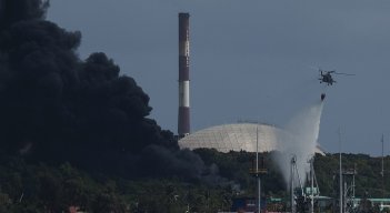 Llega a Cuba ayuda de México y Venezuela para combatir incendio./Foto: AFP.