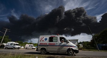 Se incendia tercer tanque de combustible en Cuba/Foto: AFP